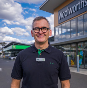 Woolworths chief executive Brad Banducci has announced his retirement.