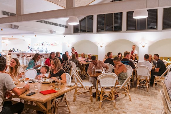 Italian restaurant Lago Cucina in the Budgewoi Hotel.