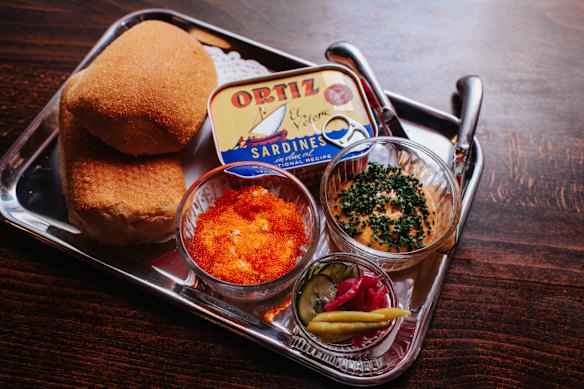 The “bread ‘n’ spread” plate.