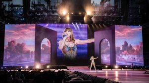 Taylor Swift enchants Sydney.