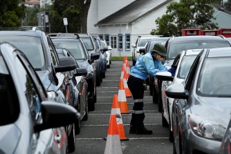 Long COVID-19 testing queues in Sydney’s Rose Bay on Thursday. 