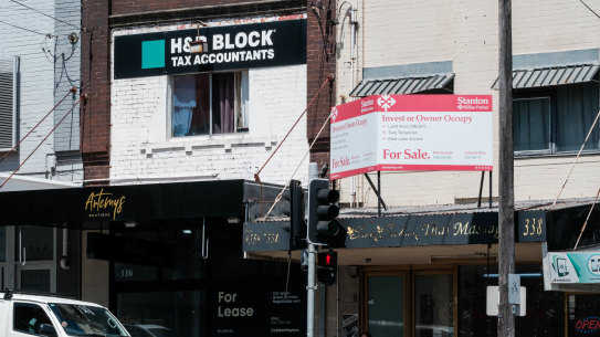 The chief executives of Westpac and Bendigo and Adelaide Bank have backed a rate cut to lift business activity. 