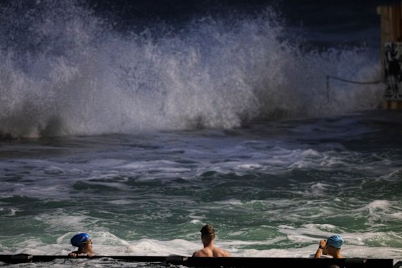 Sydney weather to worsen; huge surf, winds forecast for city, NSW coast