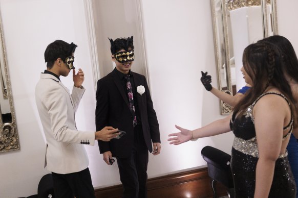 Students prepare for a big night ahead at Curzon Hall. 