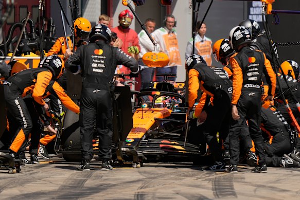 Piastri had a frustrating pit stop – exactly what he didn’t need.