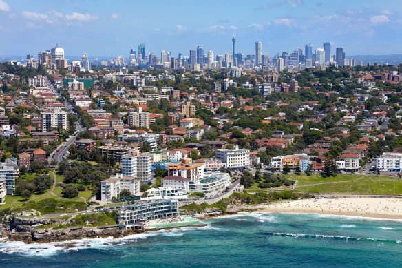 The top 1 per cent of earners in Sydney snare more than 12 per cent of all personal income.