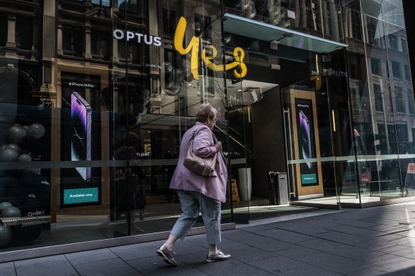 An estimated 10,000 Optus customers are at high risk of identity theft after their data was leaked by a purported hacker.