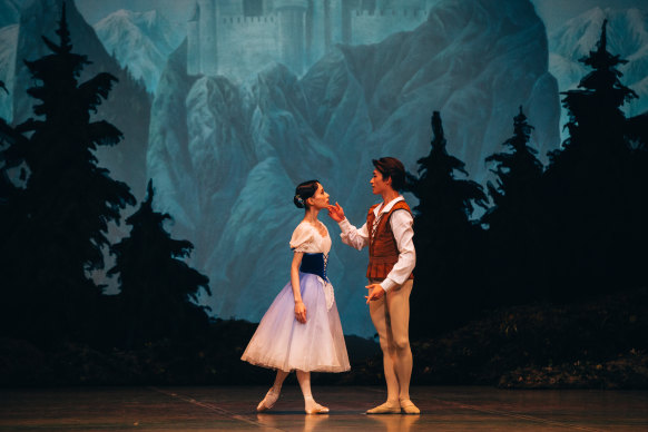 Akira Akiyama and Yasuomi Akimoto of the Tokyo Ballet perform in Giselle.