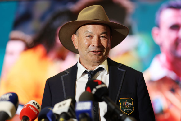 Eddie Jones speaks to the media at Sydney Airport. 