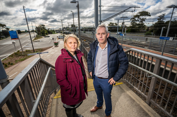 Dunkley MP Peta Murphy at Kananook station with opposition transport spokesman Andrew Giles.