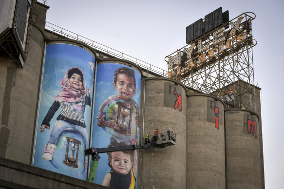 Silo art at the Nylex sign celebrates Melbourne’s multiculturalism.
