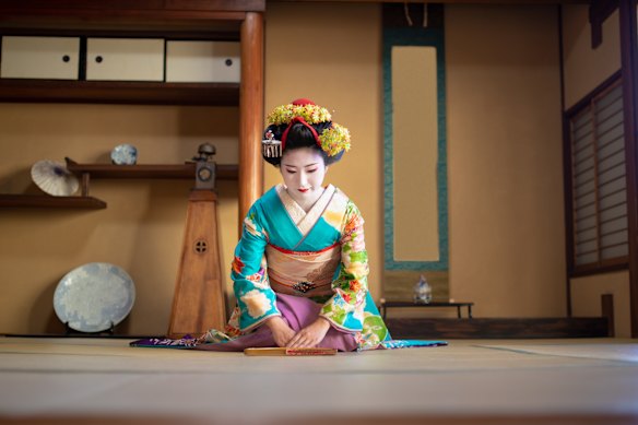 The worst things tourists do? “It’s not amateur photographers chasing geisha down Kyoto streets.”  It’s that they’re too loud.
