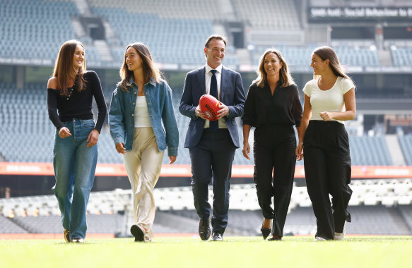 Andrew Dillon with his wife Amanda and three daughters Pippa, Lucy and Chloe.