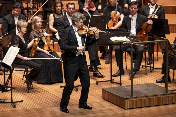 Soloist James Ehnes with the Sydney Symphony Orchestra.