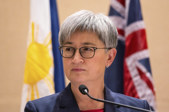 Foreign Affairs Minister Penny Wong announced Perth doctor Ken Elliott arrived in Australia last night.