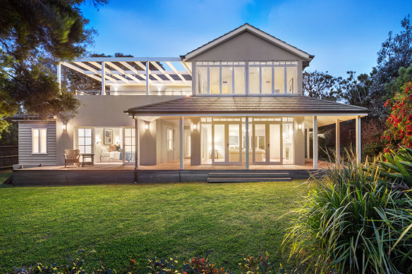 Andrew Bogut has sold his Beaumaris home for a suburb record price.