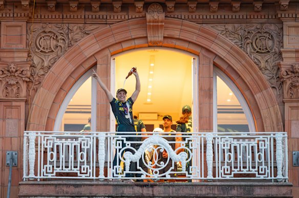 Molineux mimics the famous Warne pose after Australia won the T20 World Cup at Lord's.