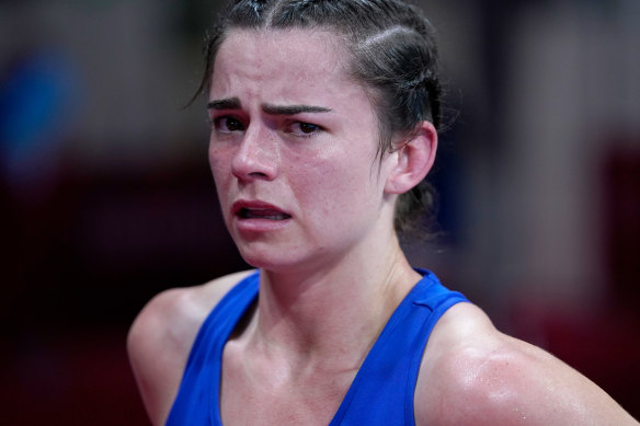 Skye Nicolson breaks down in tears after losing in the quarter-finals at the Tokyo Olympics.