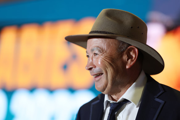 Eddie Jones speaks to the media at Sydney Airport.