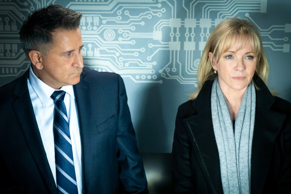 Anthony LaPaglia and Rebecca Gibney  in <i>Halifax: Retribution</i>.