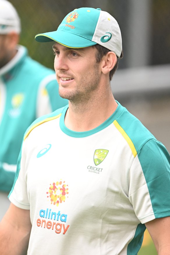 Mitchell Marsh has been named in the touring party headed to Pakistan.