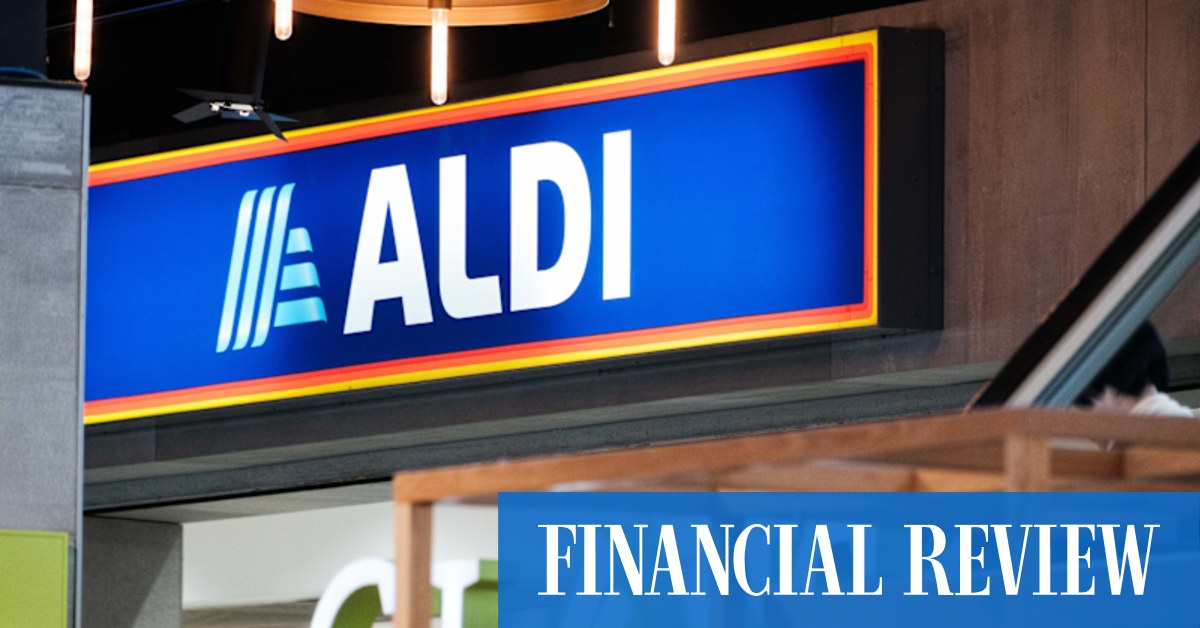 Aldi loses ground to Woolworths, Coles despite discounts