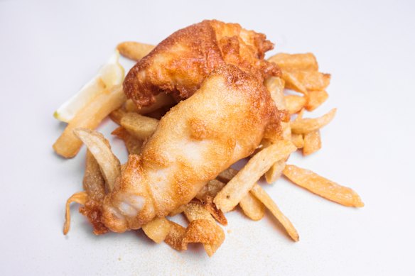 Which wines cut through the oiliness of fish and chips?
