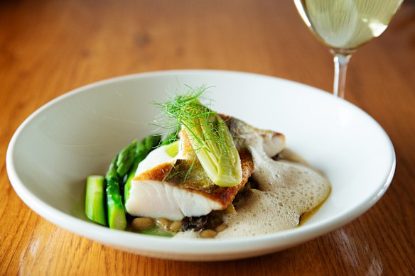 Spanish mackerel with Lyonnaise fennel.