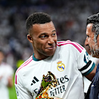 Kylian Mbappé is awarded the 2025/26 Champions League Top Scorer award.