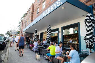 Harry’s cafe in Bondi Beach has stayed open during the Omicron COVID-19 wave, battling staff shortages and an influx of customers as other businesses close.