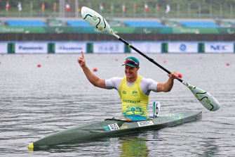 Curtis McGrath celebrates winning gold in Tokyo.