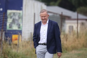 Labor leader Anthony Albanese announced on Tuesday his party would back the Kurri Kurri gas project with a demand that the plant run on green hydrogen. 