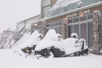 Perisher received a whopping 20 centimetres of snow on Monday. 
