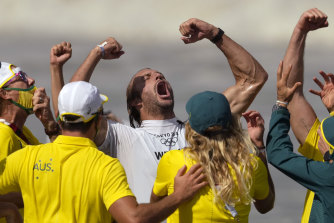 Surfer Owen Wright shows what it meant to him to snare a medal for Australia at the Tokyo Olympics.