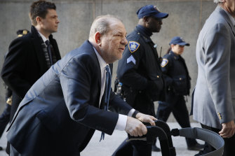 During the trial, Harvey Weinstein often arrived at court using a walker.