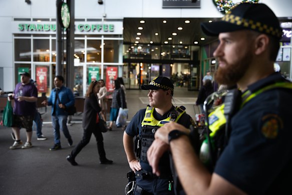 PSOs and police will begin a 90-day operation to prevent crime in shopping centres. 