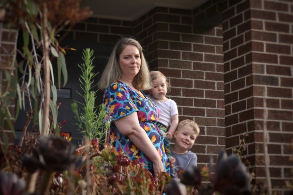 Jacquie Ducat, a breastfeeding educator, does not have concerns about the language used about pregnancy, birth or motherhood shifting towards less use of sex-based words.