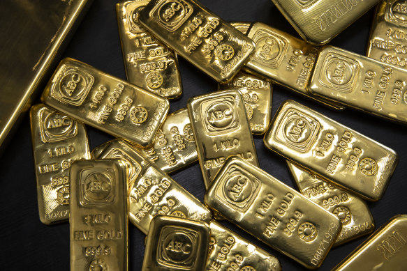 Some analysts believe the soaring price of cryptocurrecnies is affecting the price of gold, a traditional safe haven. 