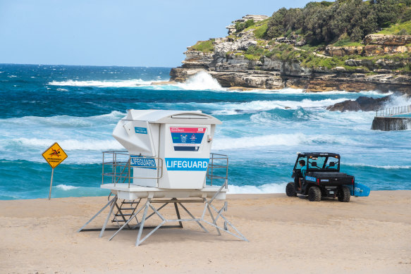 A pay dispute between Waverley Council and its beach lifeguards has escalated, with the United Services Union claiming lifeguards are “undervalued”.