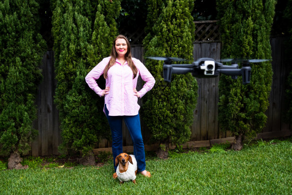 Pet detective Anne-Marie
uses drones and tracker
dogs, like her recently
retired dachshund,
Arthur.  