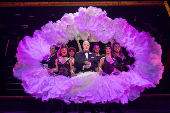As lawyer Billy Flynn, Anthony Warlow upstages his female co-stars.