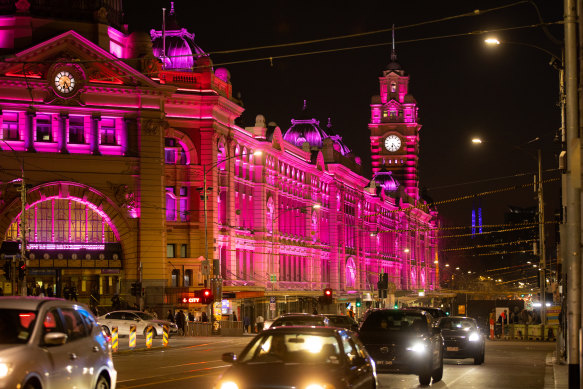 Melbourne’s Flinders Street Station has been lit up in pink to honour the life of Olivia Newton-John.
