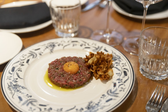 “They called it carpaccio, which is the Italian version of cut, seasoned raw beef, but in fact any French person would say: that’s a steak tartare.”