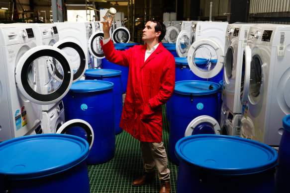 "Our whole emphasis is about giving information to the consumer": Dr Mark Browne at his washing machine lab in Manly Vale.