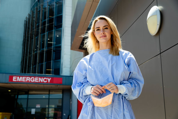 Rachel Farrelly, a Gunu Gunu woman who grew up an hour outside of Orange in central west NSW, is set to become Australia’s first Indigenous female surgeon.