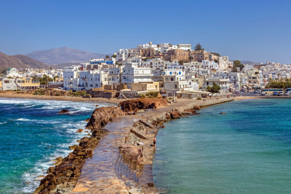 Naxos doesn’t feel like a giant game of Sardines.