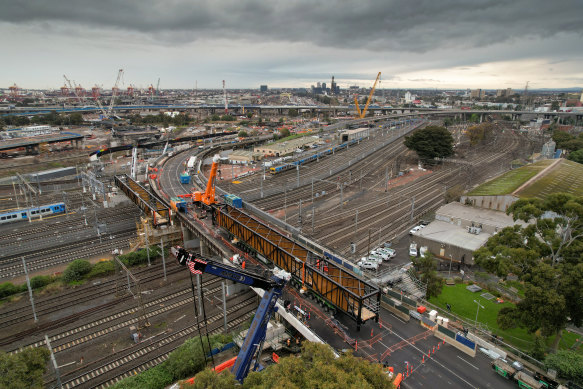 Work on the Westgate Tunnel project on the Dynon Road Bridge in western Melbourne will disrupt travel in the western suburbs over the next two weeks.