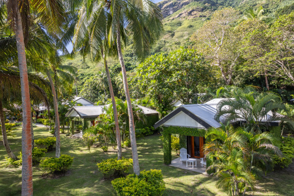 A bure in the garden is cheaper and only a few steps from the beach.