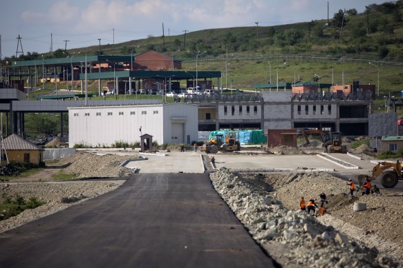 The Chinese government is building the Altanbulag Border Port at the Russian border. 