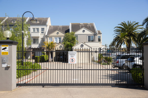The gated community entrance at the corner of Scarborough Drive and Inner Harbour Drive, Patterson Lakes.
